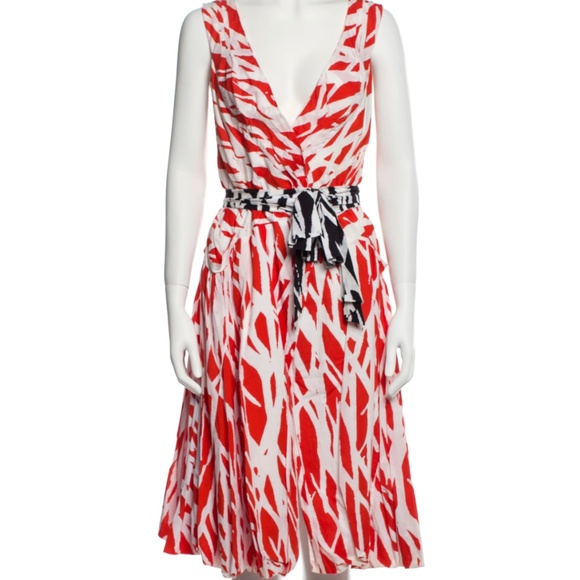 Diane Von Furstenberg Dresses & Skirts - Diane Von Furstenberg Wrap Dress with Pockets!